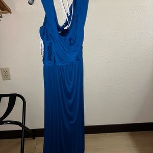 Brides maid/prom dress. Brand new, NEVER WORN, Color:Sapphire fits sizes 16/18